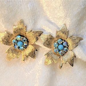 Vintage Clip On Earrings Flower AB Rhinest…